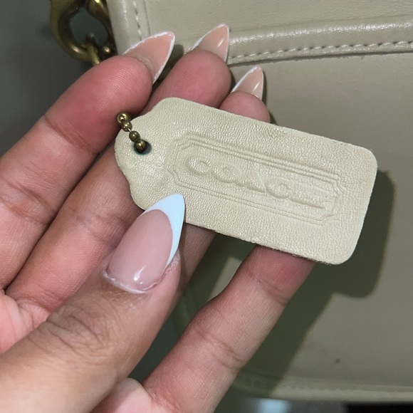 Vintage Coach Turnlock Leather Shoulder Bag – Cream/Bone – Classic 90s Style - Picture 6 of 6
